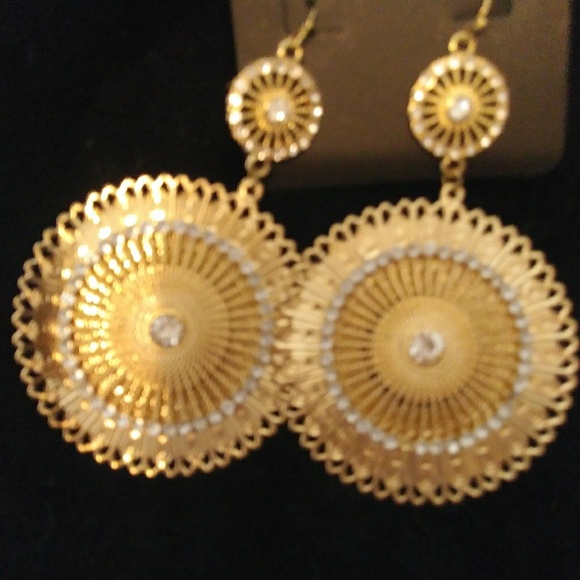 Earings - Picture 2 of 3